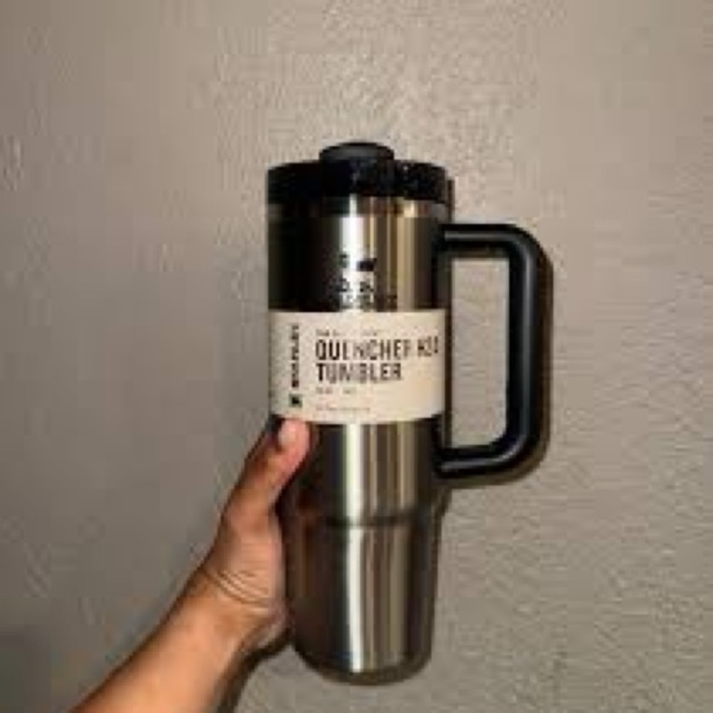 Stanley Quencher H2.0 Tumbler - Silver - Picture 2 of 2